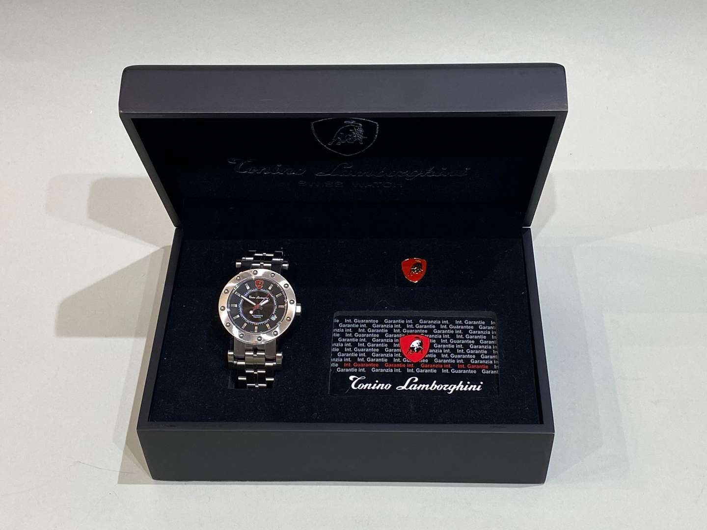 <p>TONINO LAMBORGHINI, FERRUCCIO 2000, a stainless steel, automatic, centre seconds, calendar watch,</p>