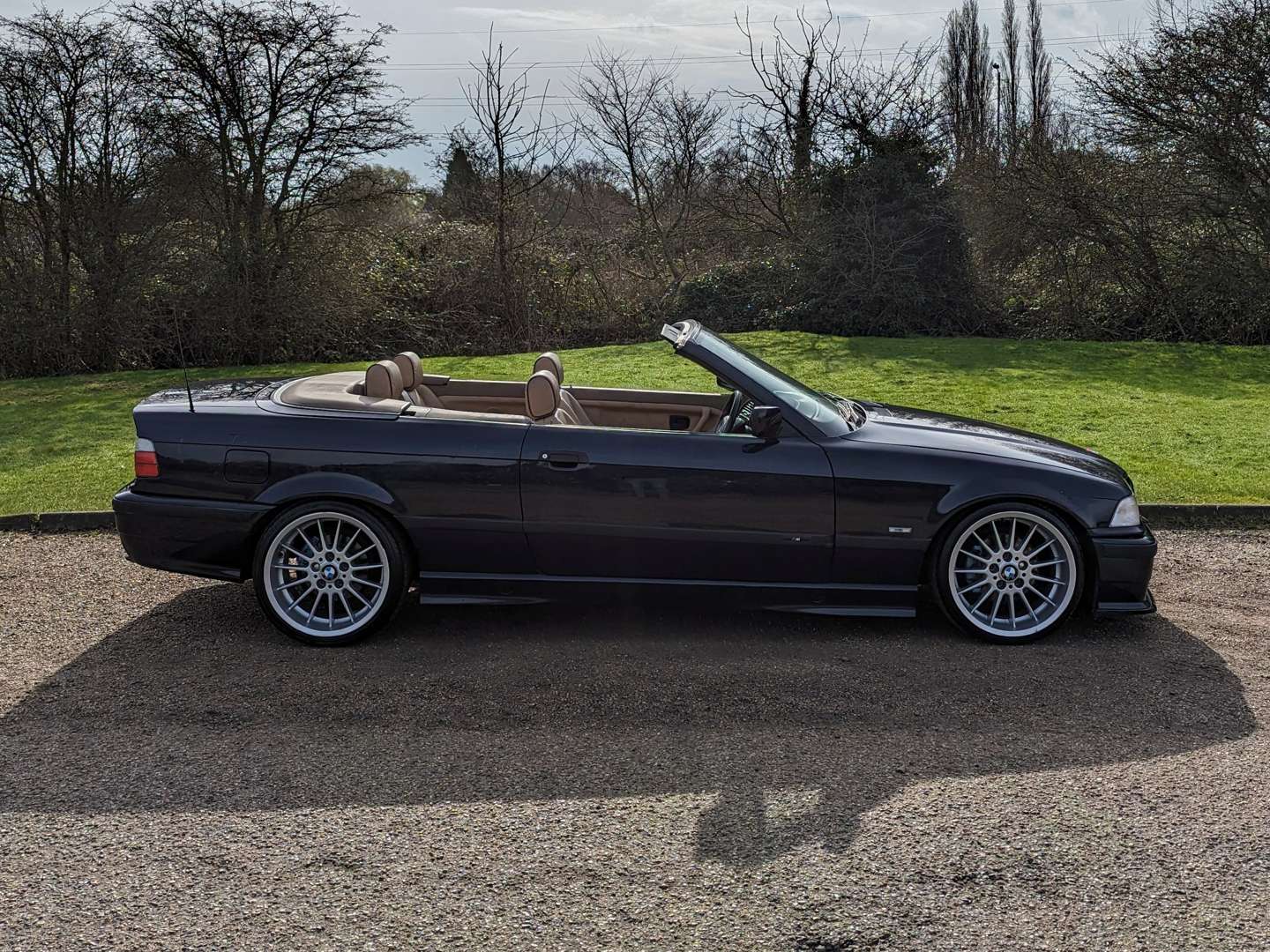 <p>1998 BMW 323I CONVERTIBLE AUTO</p>