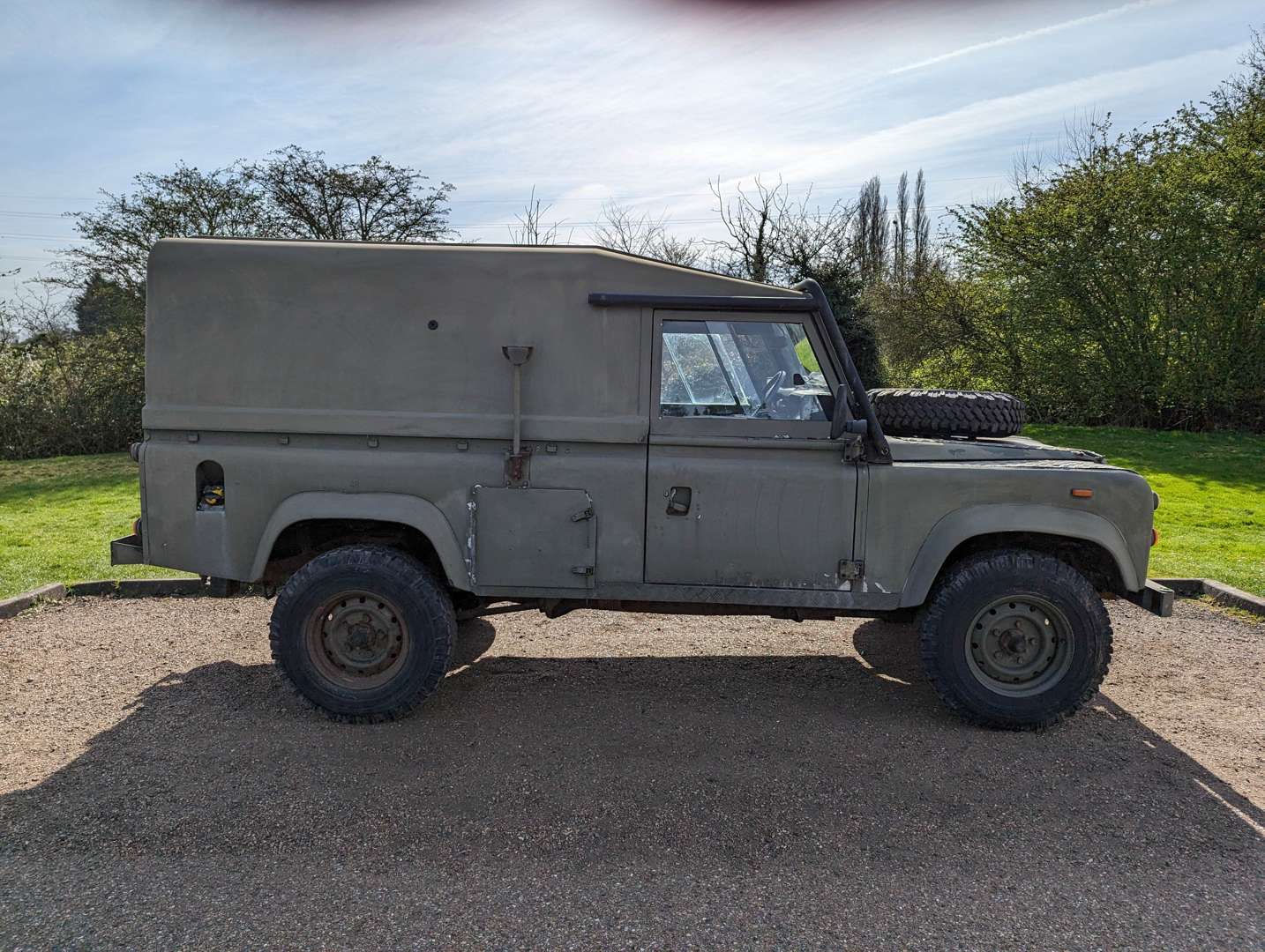 <p>1988 LAND ROVER 110 DEFENDER</p>