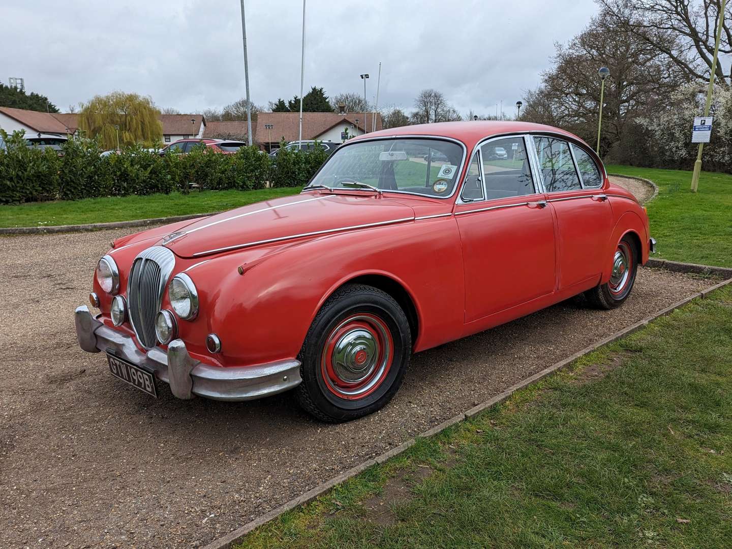 <p>1964 DAIMLER V8 250 AUTO</p>