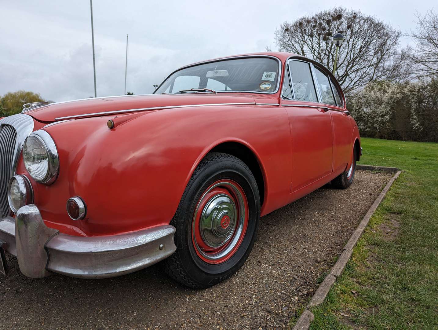 <p>1964 DAIMLER V8 250 AUTO</p>