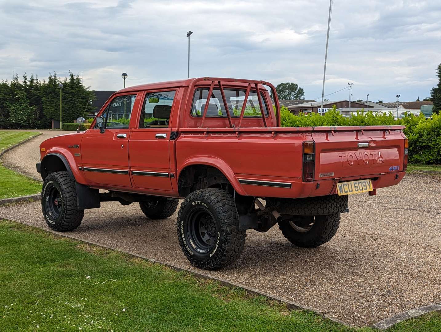 <p>1983 TOYOTA HI-LUX&nbsp;</p>