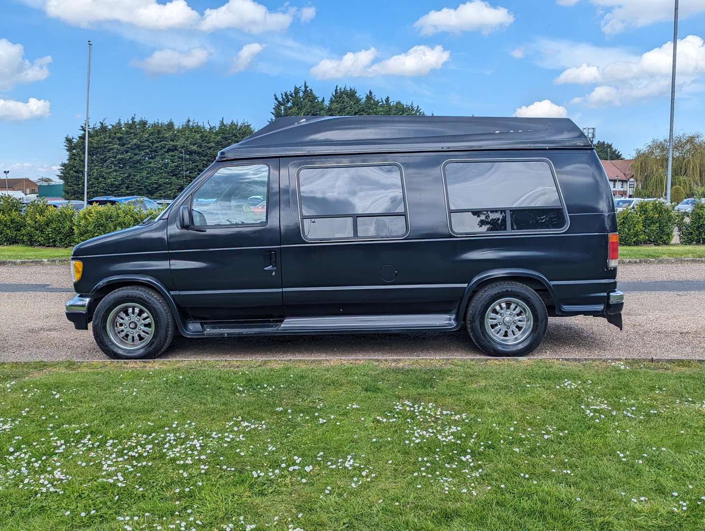 <p>1993 FORD ECONOLINE E150 LHD</p>