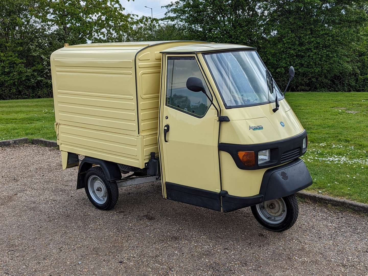 <p>2001 PIAGGIO APE VAN ONE OWNER</p>