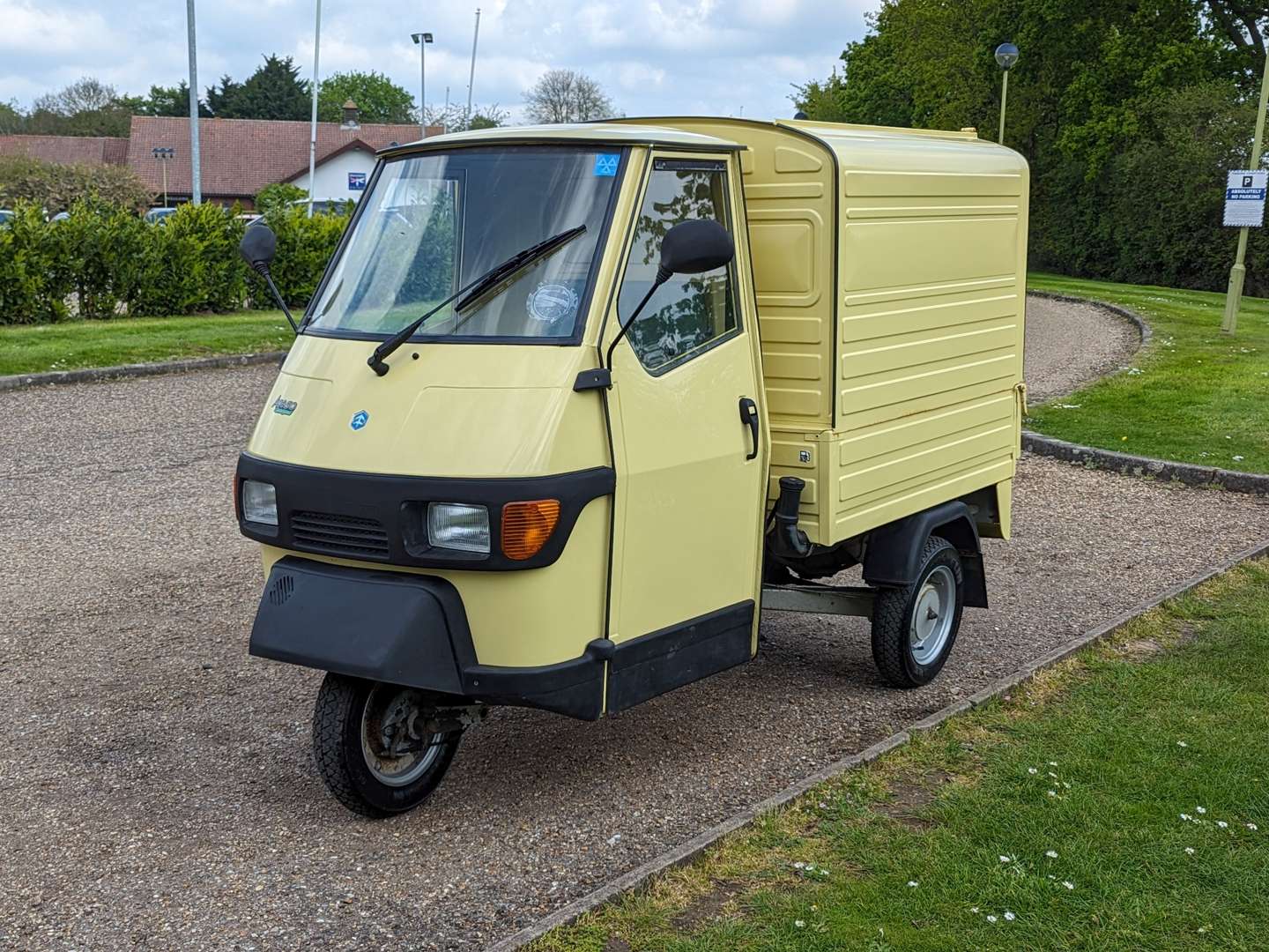 <p>2001 PIAGGIO APE VAN ONE OWNER</p>