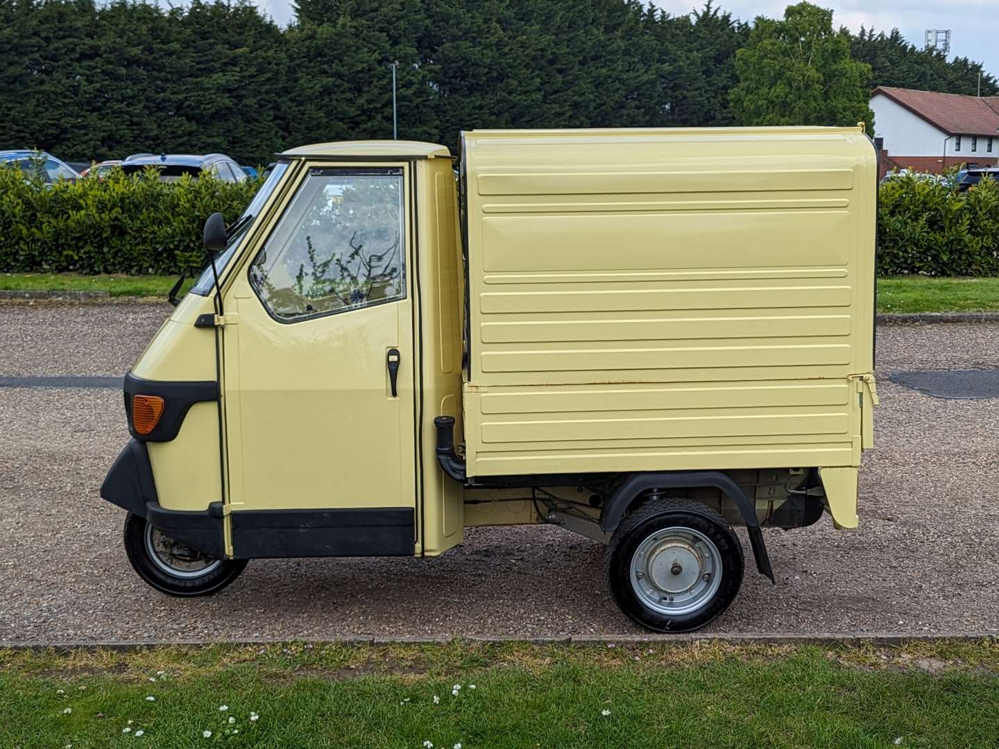 <p>2001 PIAGGIO APE VAN ONE OWNER</p>