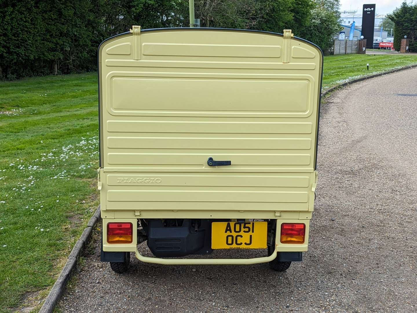 <p>2001 PIAGGIO APE VAN ONE OWNER</p>