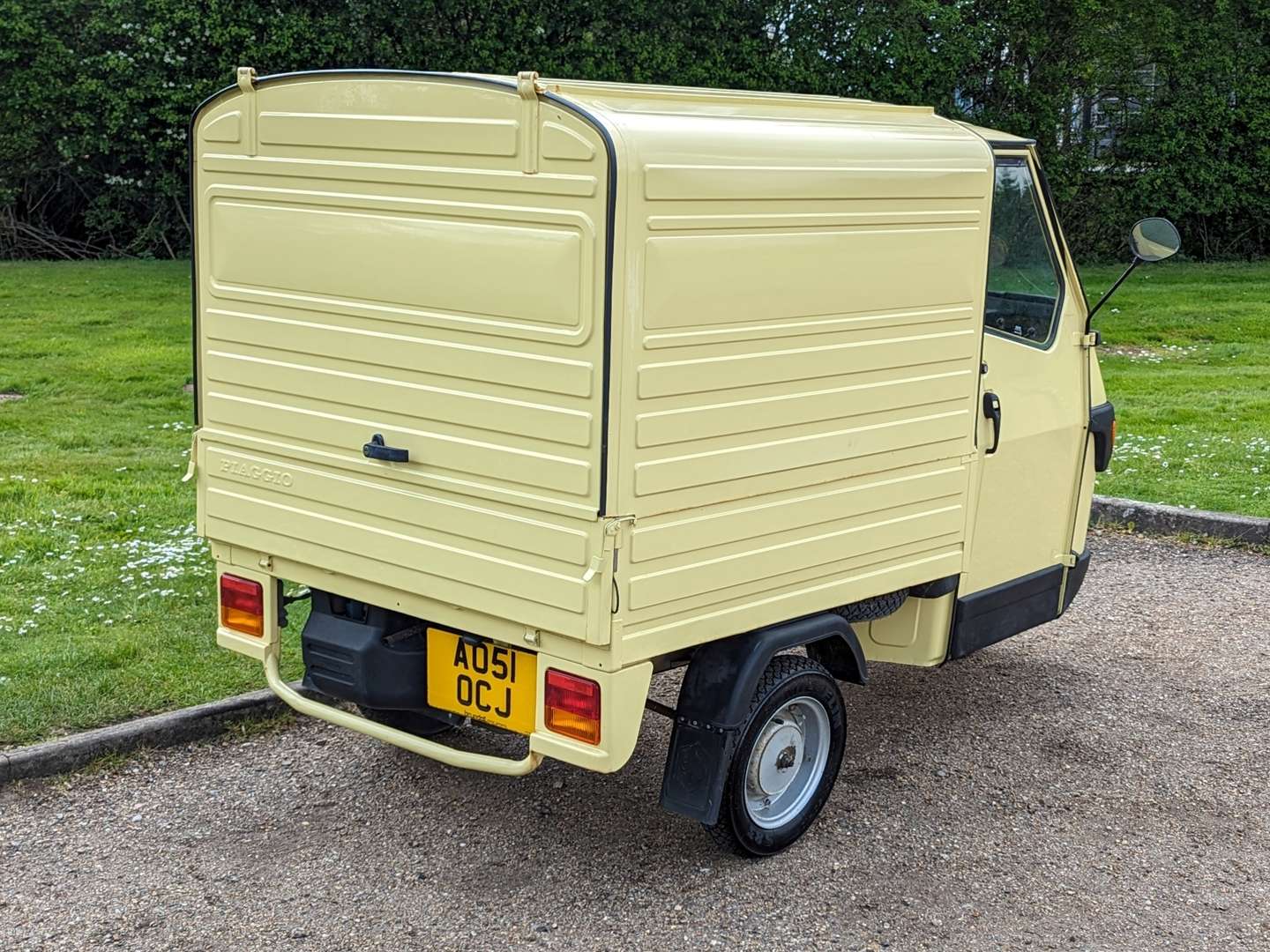 <p>2001 PIAGGIO APE VAN ONE OWNER</p>