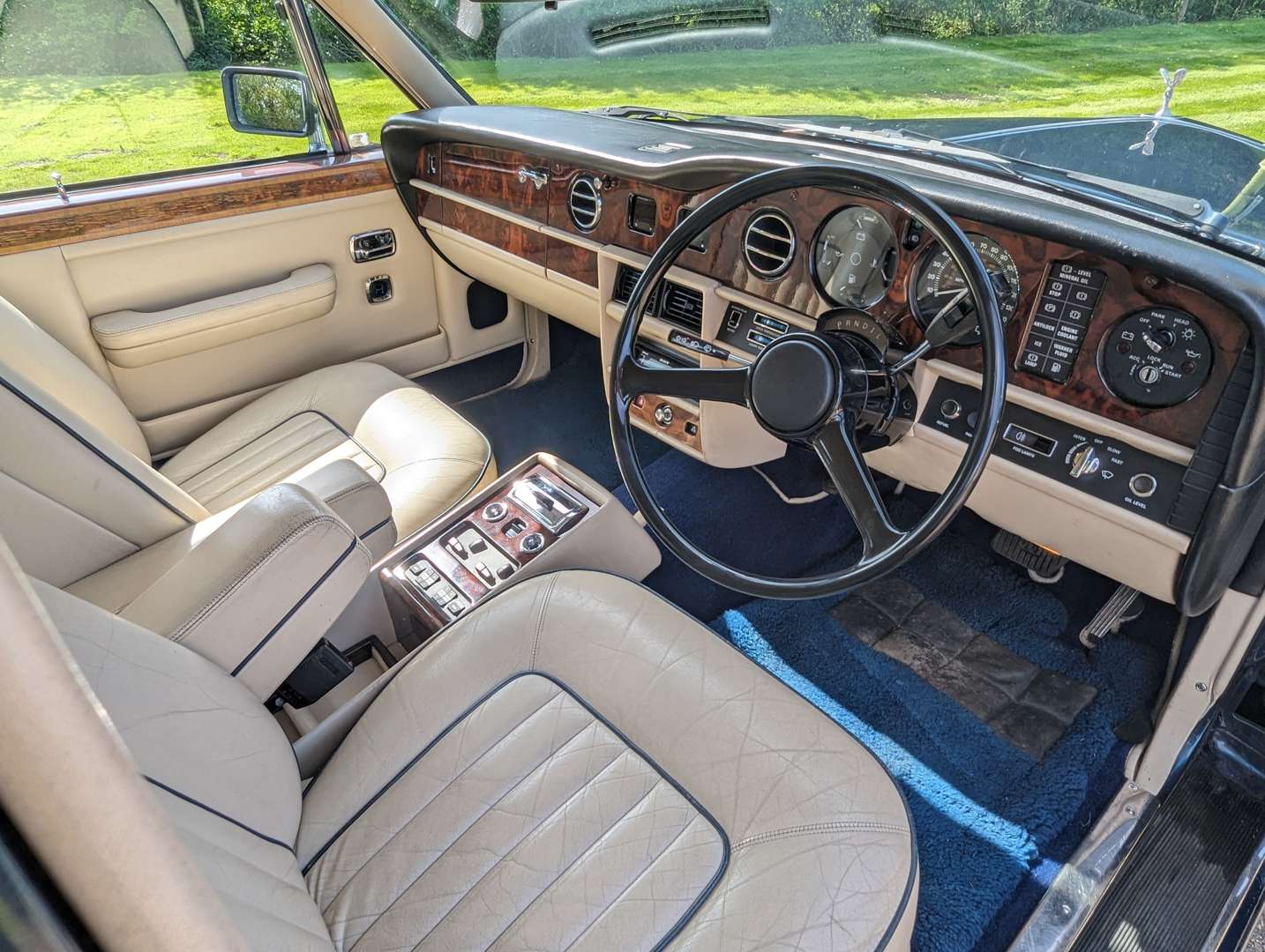 <p>1987 ROLLS ROYCE SILVER SPIRIT</p>