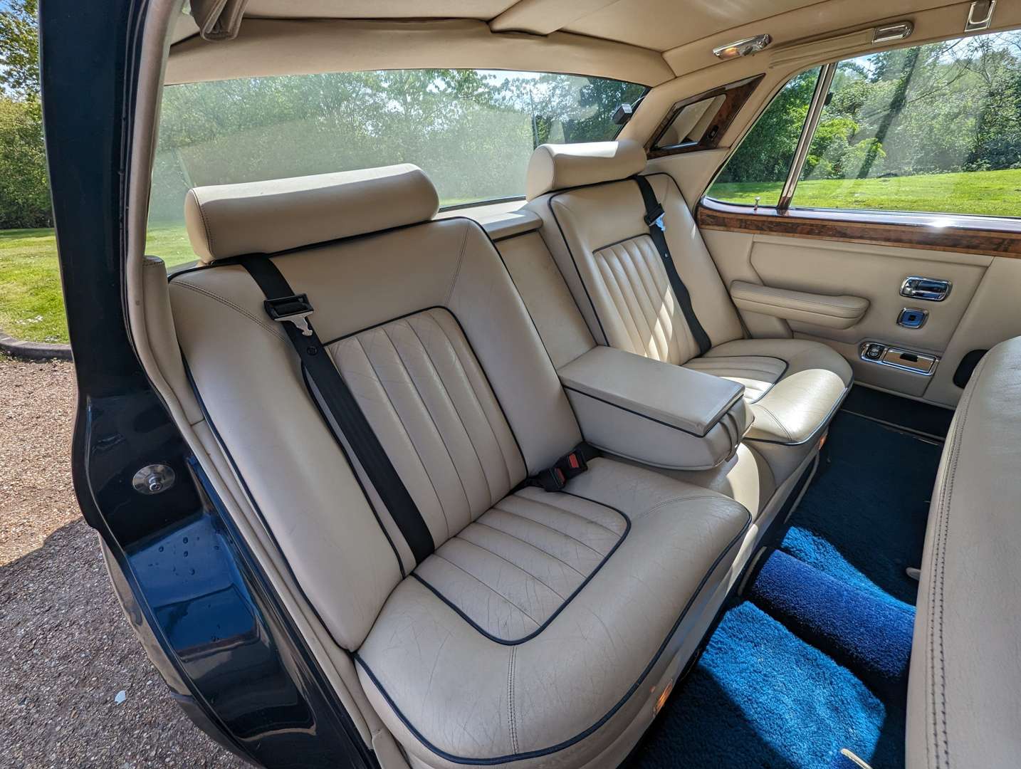 <p>1987 ROLLS ROYCE SILVER SPIRIT</p>