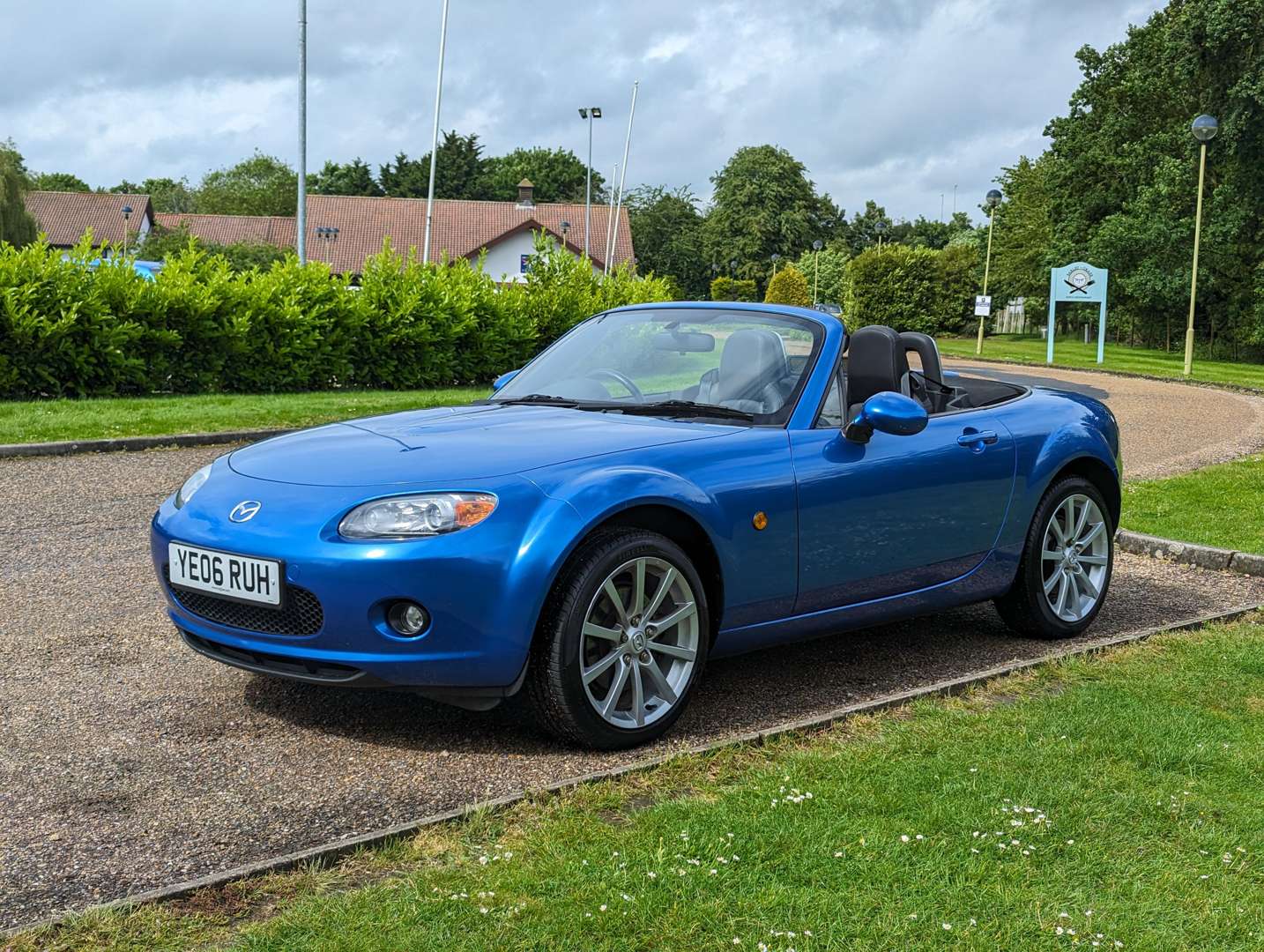 <p>2006 MAZDA MX-5 SPORT</p>