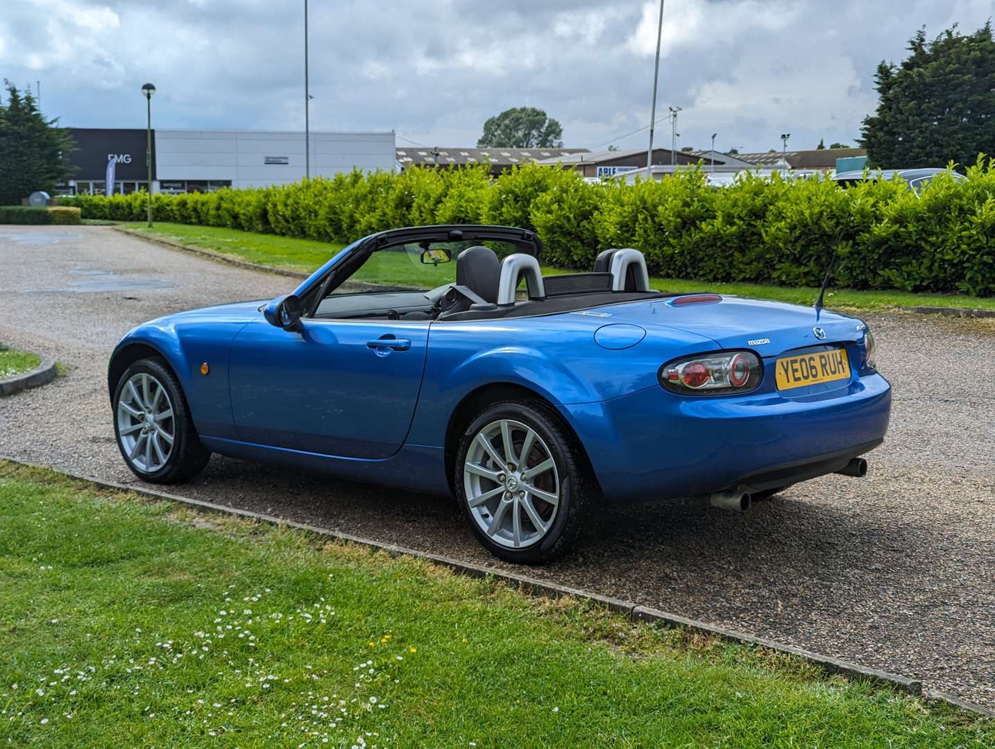 <p>2006 MAZDA MX-5 SPORT</p>