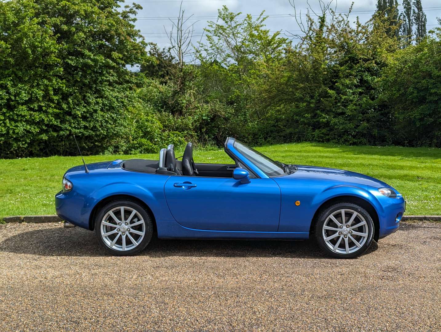 <p>2006 MAZDA MX-5 SPORT</p>