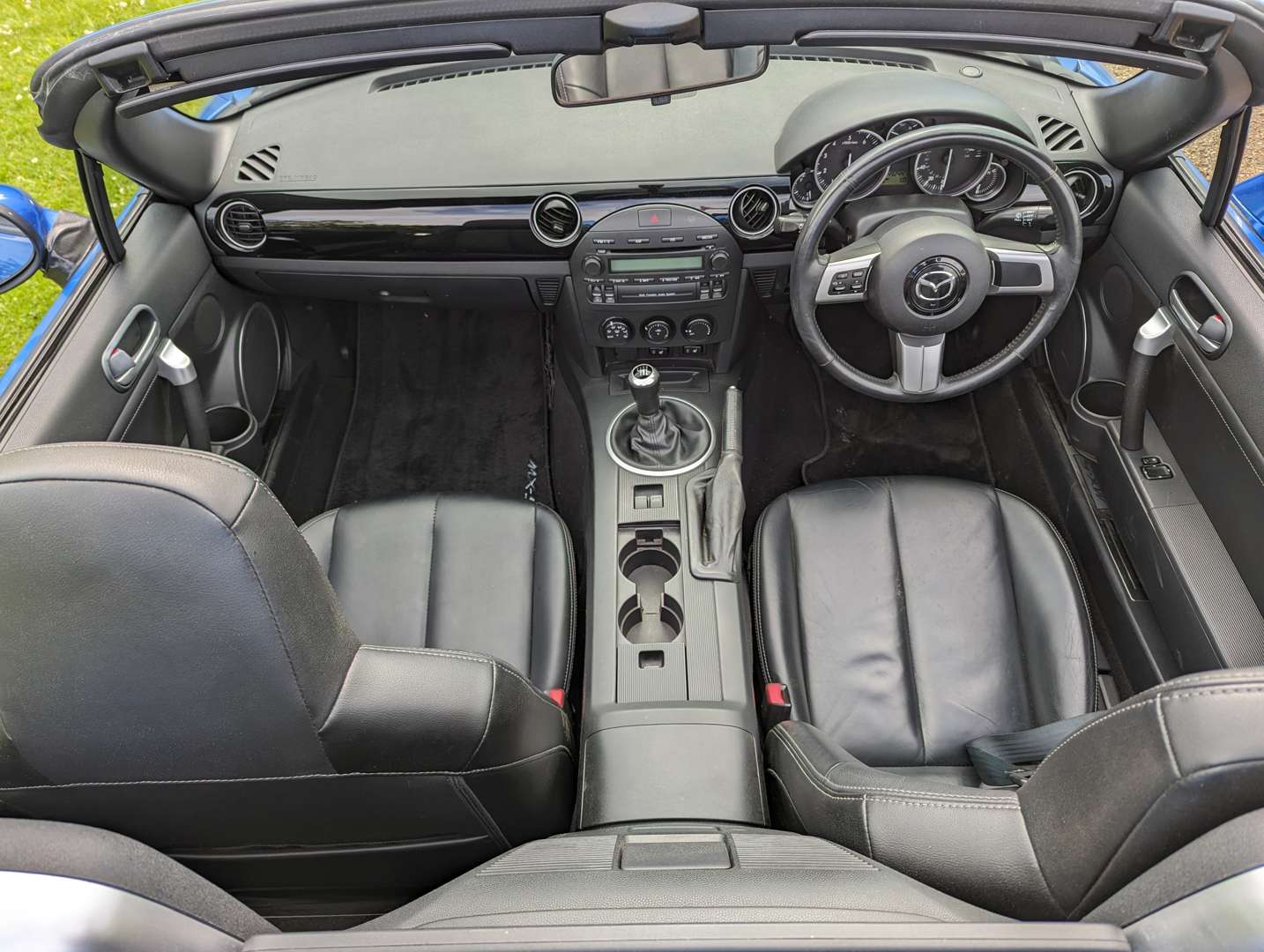 <p>2006 MAZDA MX-5 SPORT</p>