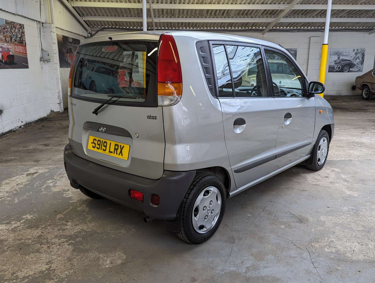 <p>1998 HYUNDAI ATOZ 3873 MILES</p>