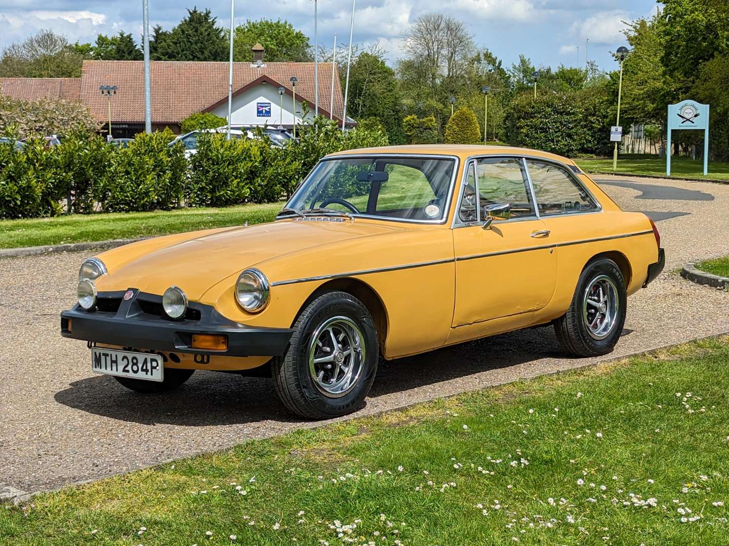 <p>1976 MG B GT</p>