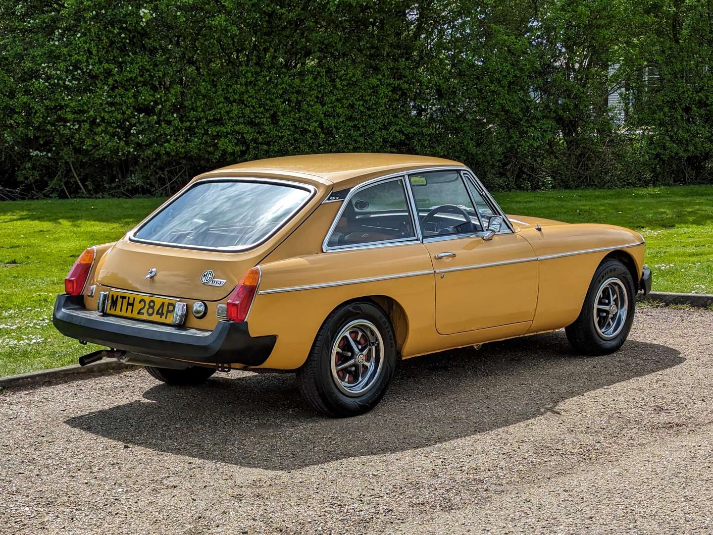 <p>1976 MG B GT</p>