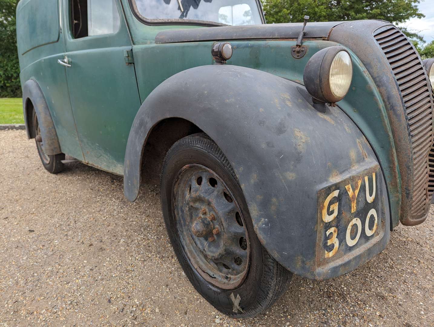 <p>1945 MORRIS EIGHT SERIES Z VAN</p>