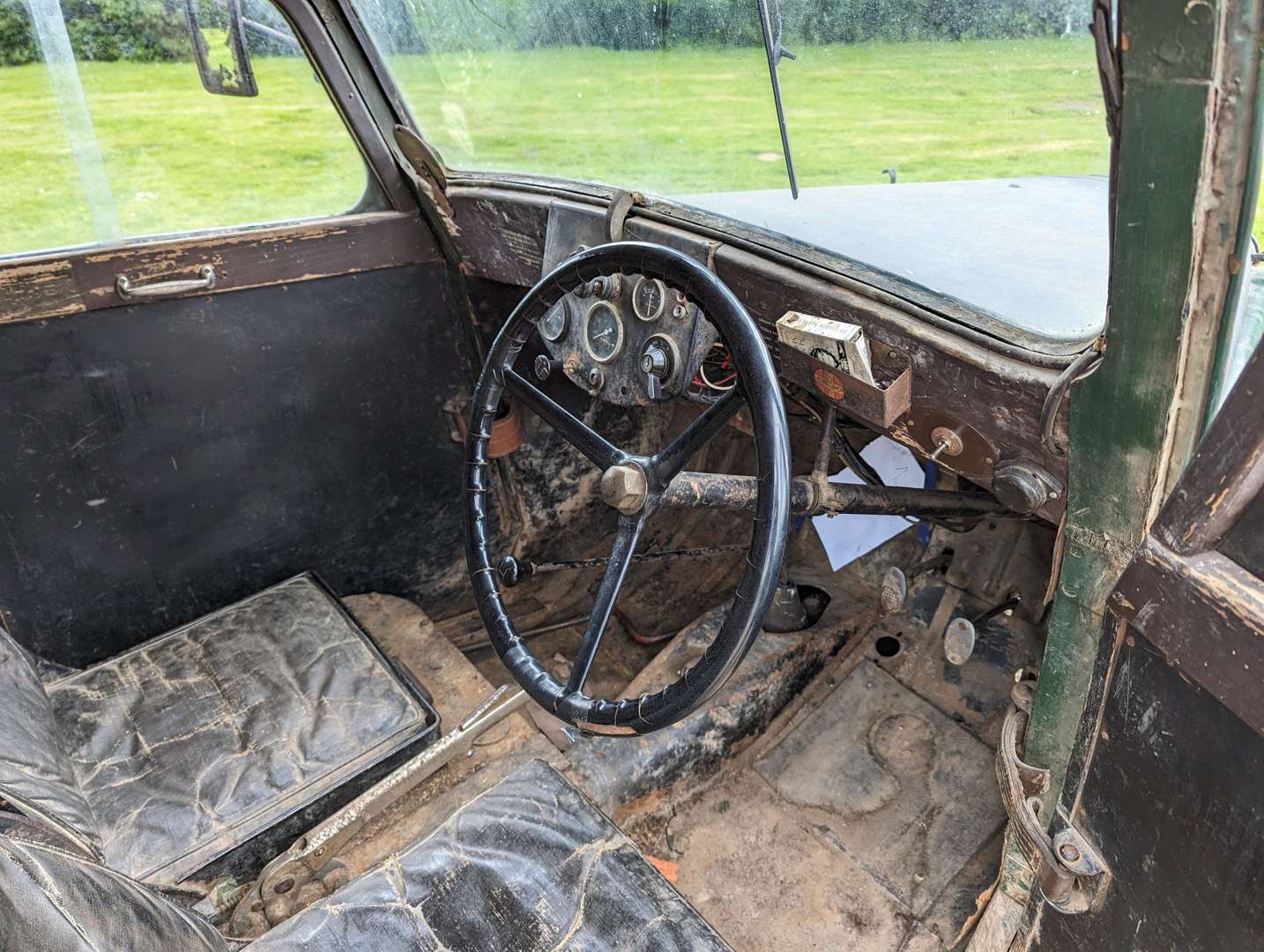 <p>1945 MORRIS EIGHT SERIES Z VAN</p>