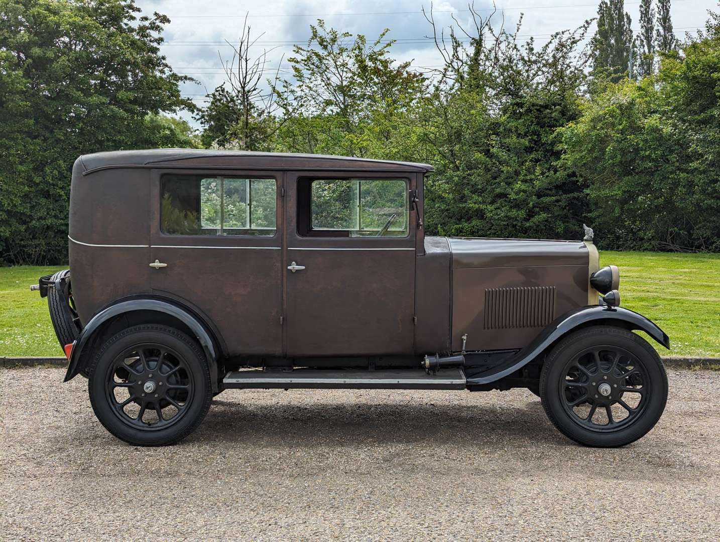 <p>1929 ROVER 10/25 WEYMANN RIVIERA SALOON&nbsp;</p>