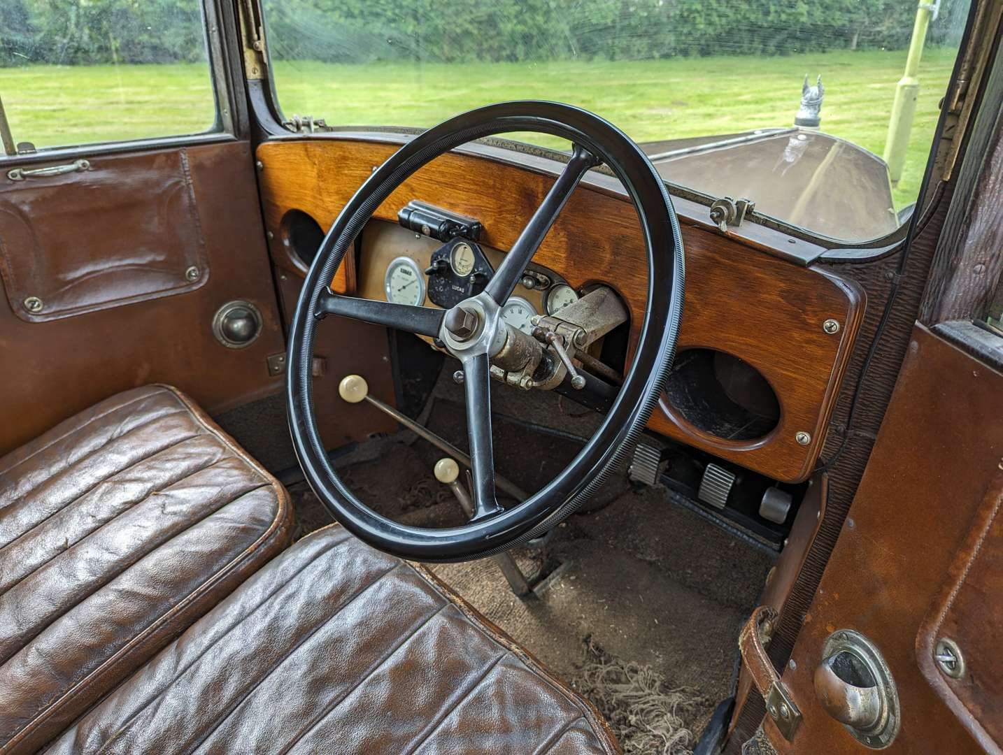 <p>1929 ROVER 10/25 WEYMANN RIVIERA SALOON&nbsp;</p>