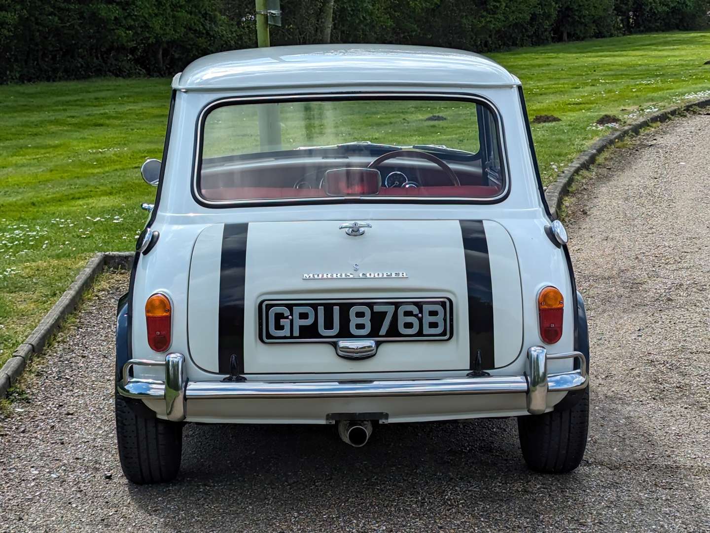 <p>1964 MORRIS MINI</p>