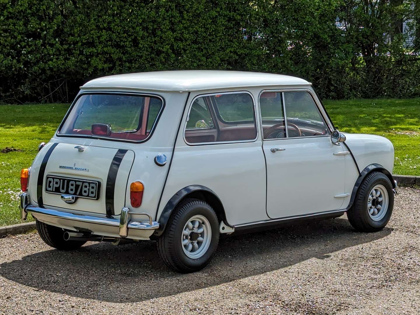 <p>1964 MORRIS MINI</p>