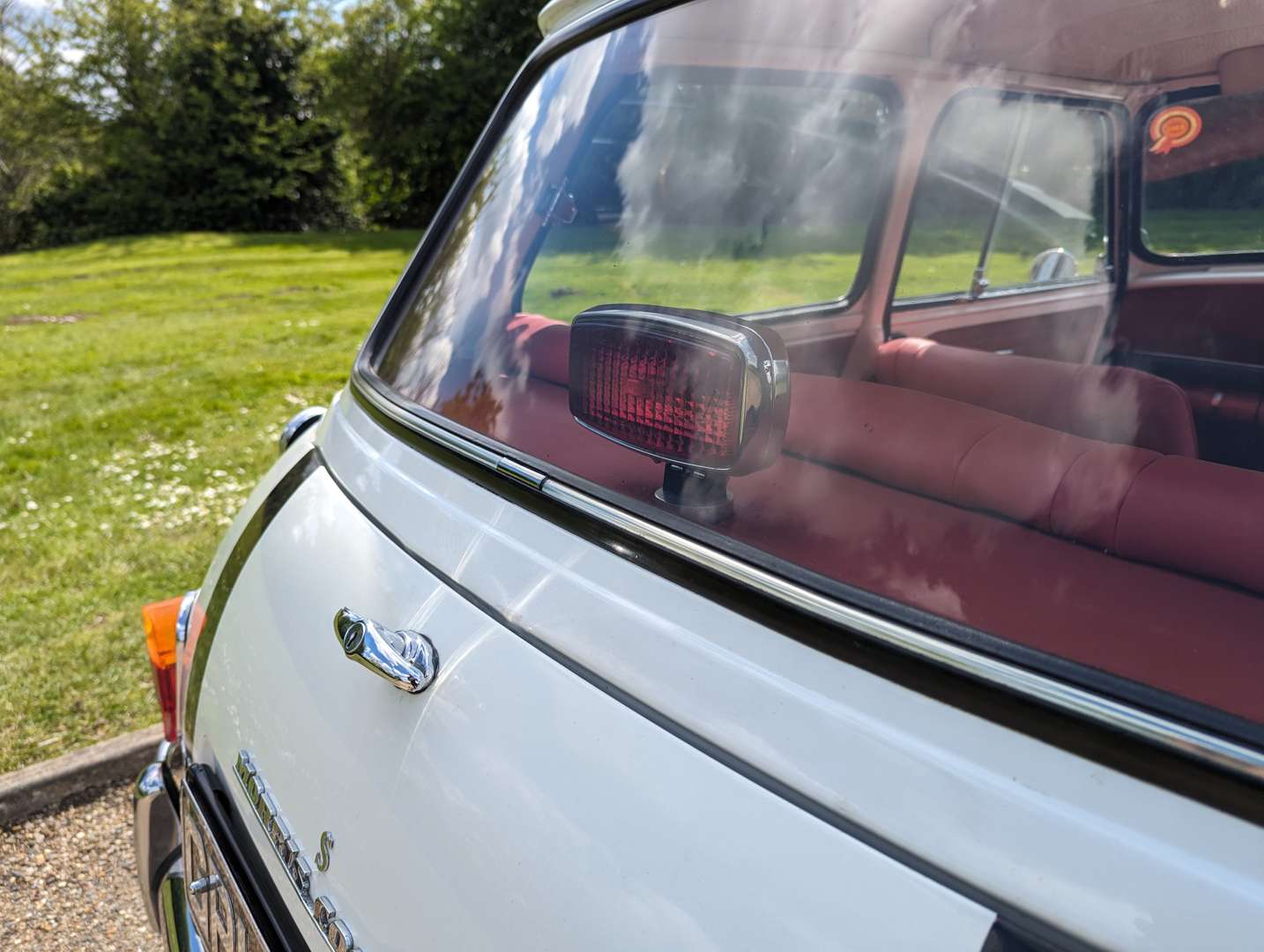 <p>1964 MORRIS MINI</p>