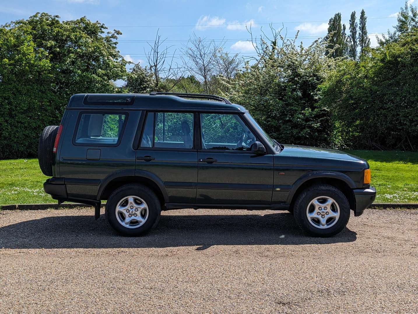 <p>1999 LAND ROVER DISCOVERY V8I ES</p>