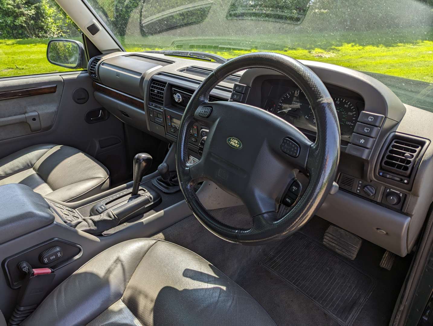 <p>1999 LAND ROVER DISCOVERY V8I ES</p>