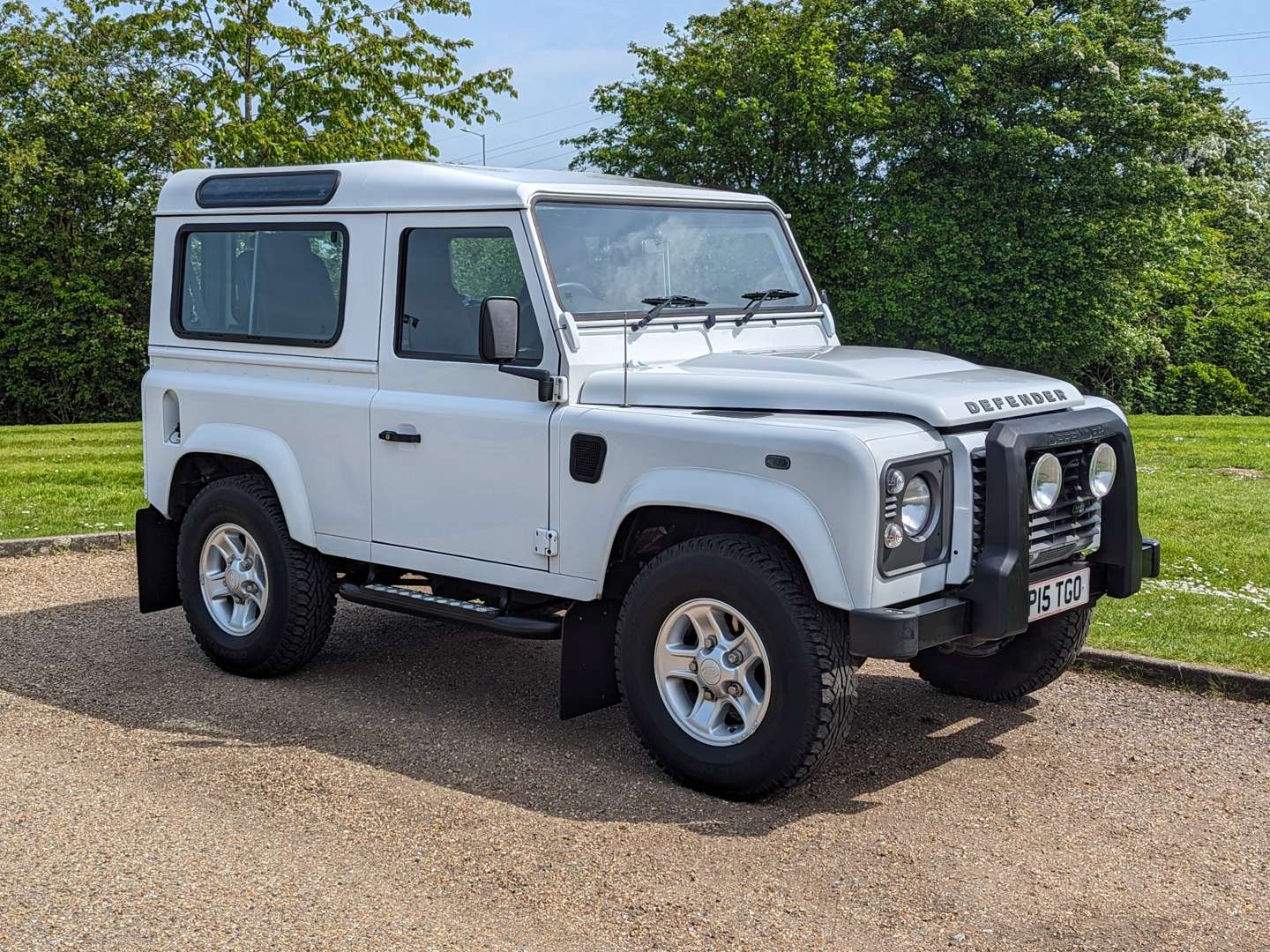 <p>2015 LAND ROVER DEFENDER 90 XS TD</p>