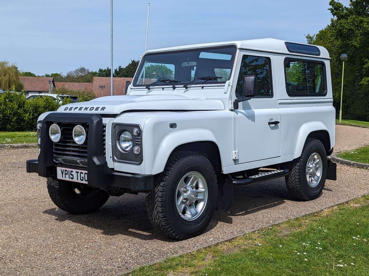 <p>2015 LAND ROVER DEFENDER 90 XS TD</p>