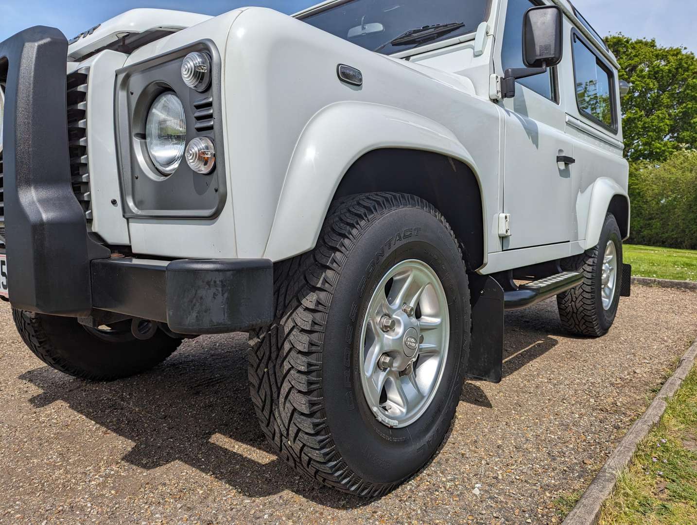 <p>2015 LAND ROVER DEFENDER 90 XS TD</p>