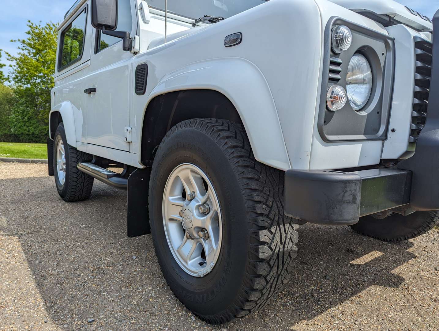 <p>2015 LAND ROVER DEFENDER 90 XS TD</p>