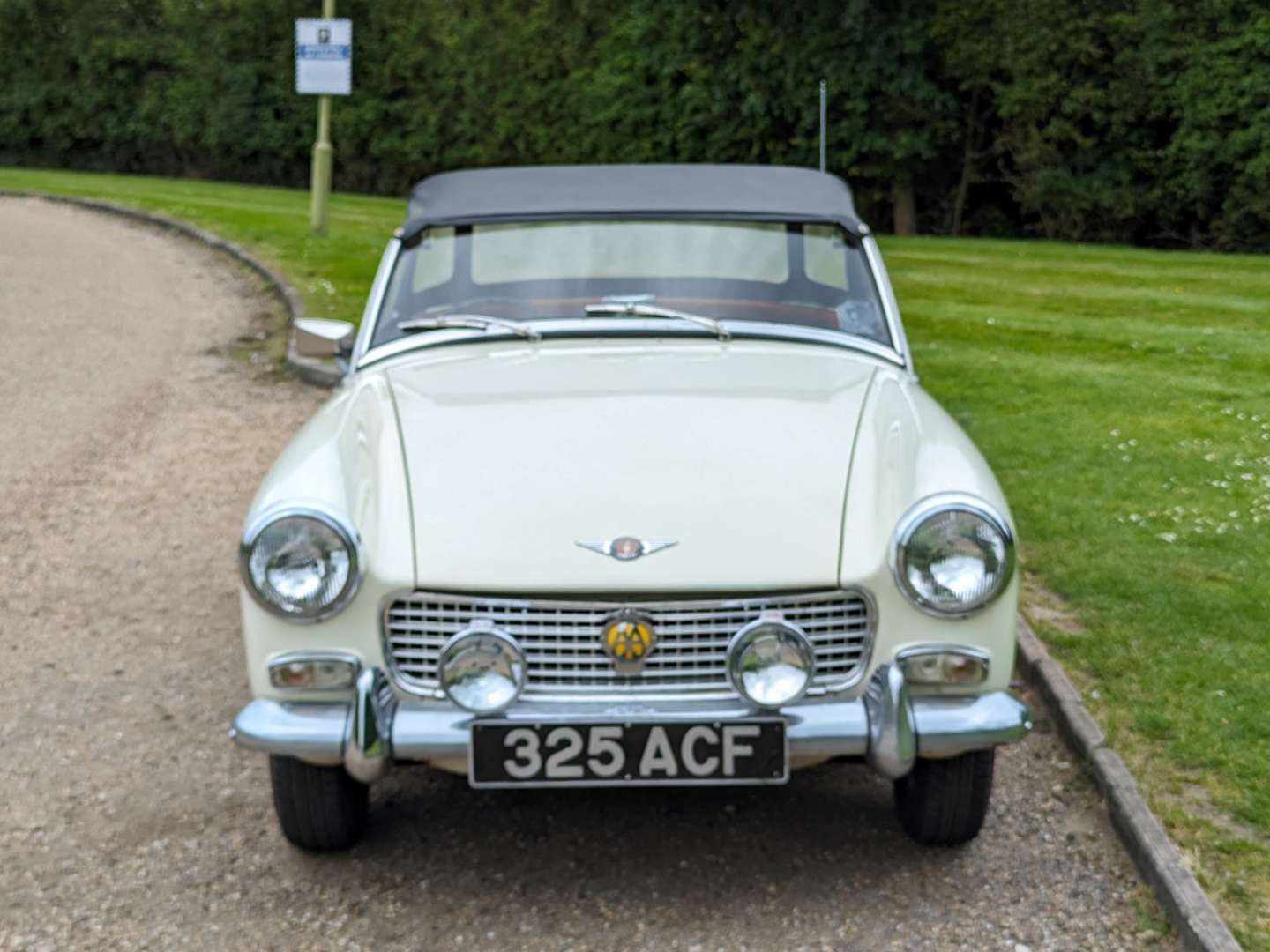 <p>1961 AUSTIN HEALEY SPRITE&nbsp;</p>