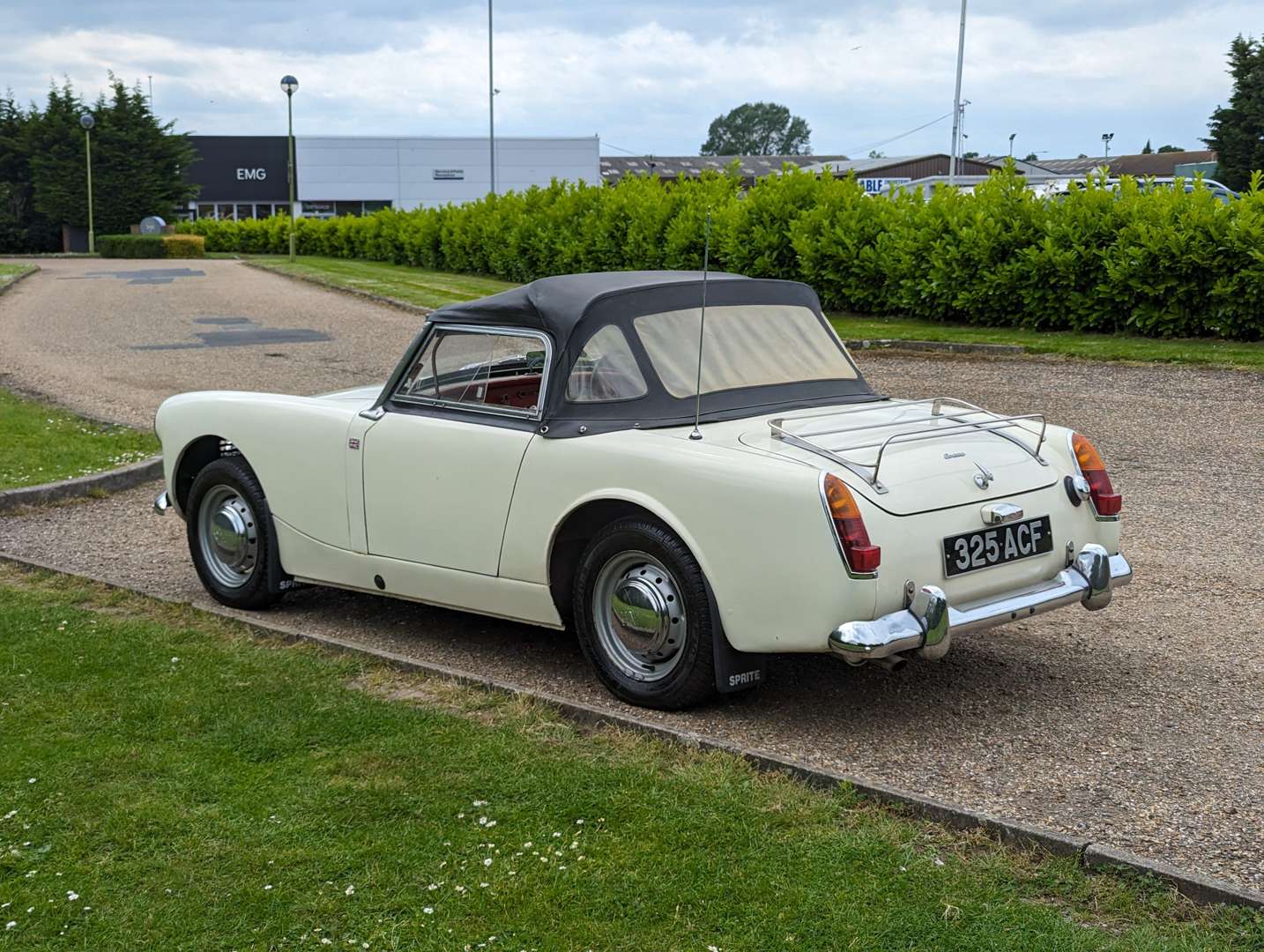 <p>1961 AUSTIN HEALEY SPRITE&nbsp;</p>