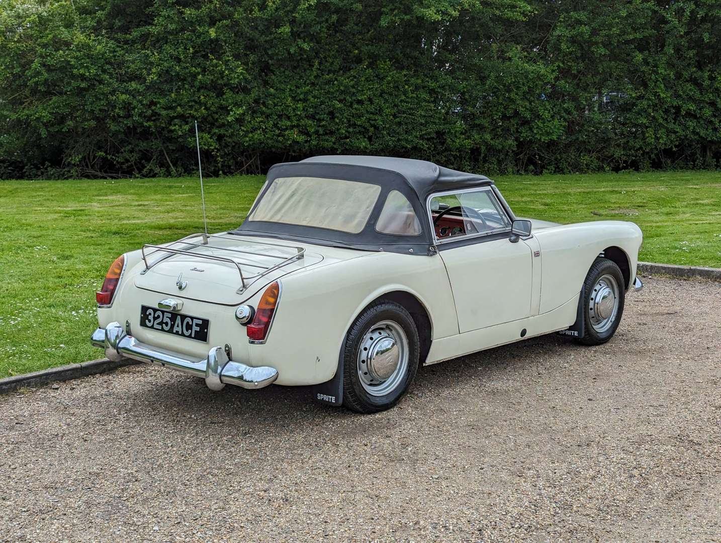 <p>1961 AUSTIN HEALEY SPRITE&nbsp;</p>