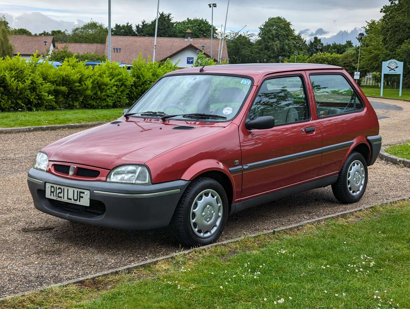 <p>1997 ROVER 100 ASCOT 12,000 MILES</p>