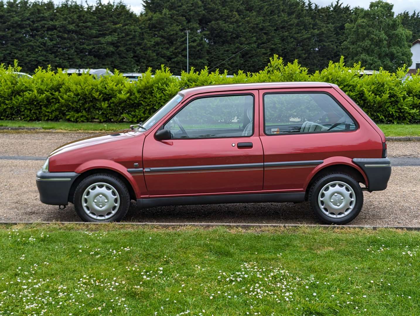 <p>1997 ROVER 100 ASCOT 12,000 MILES</p>