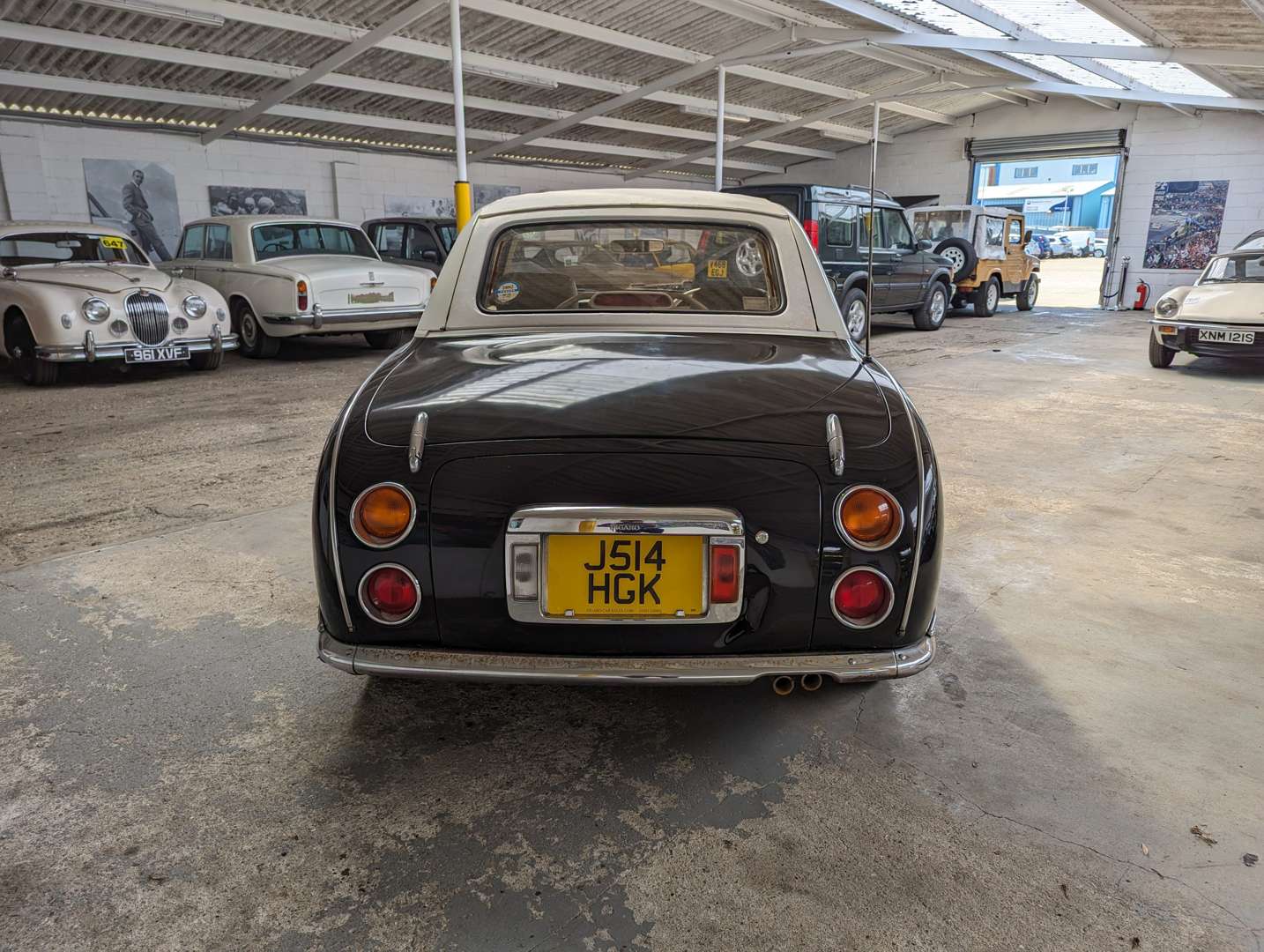 <p>1991 NISSAN FIGARO AUTO&nbsp;</p>