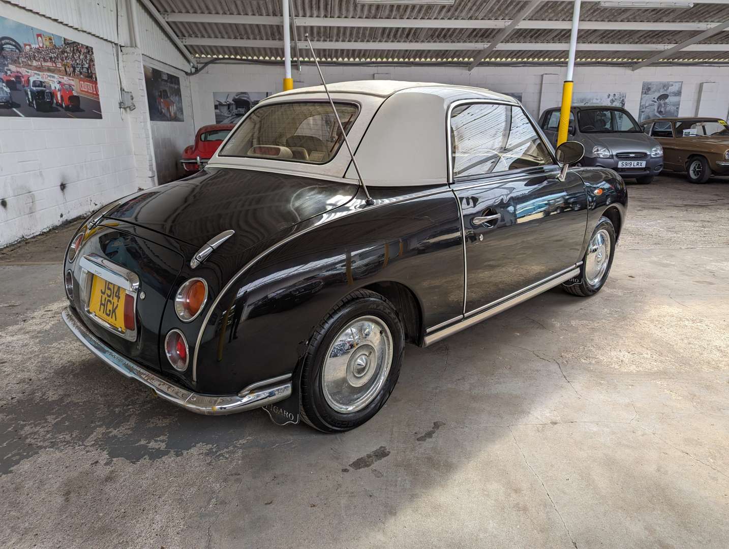 <p>1991 NISSAN FIGARO AUTO&nbsp;</p>