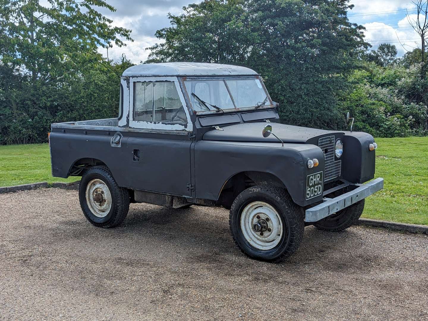 <p>1966 LAND ROVER SERIES 2A</p>