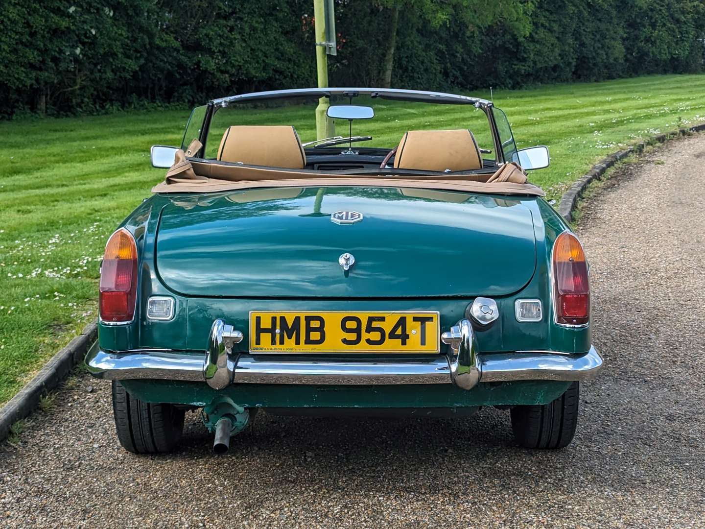 <p>1978 MG B ROADSTER</p>