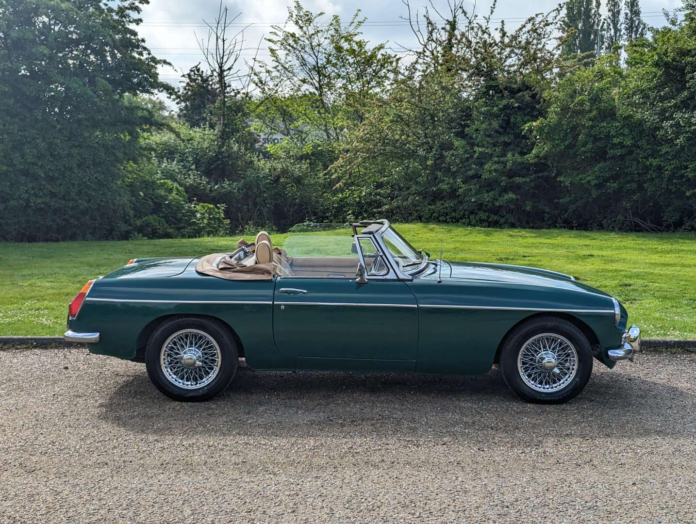 <p>1978 MG B ROADSTER</p>