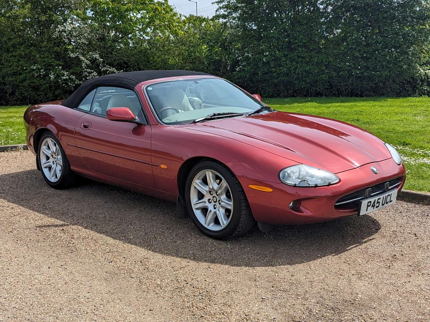 <p>1997 JAGUAR XK8 4.0 CONVERTIBLE AUTO</p>