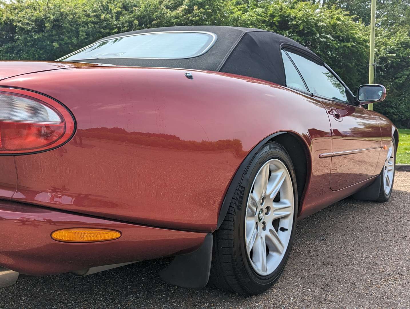 <p>1997 JAGUAR XK8 4.0 CONVERTIBLE AUTO</p>