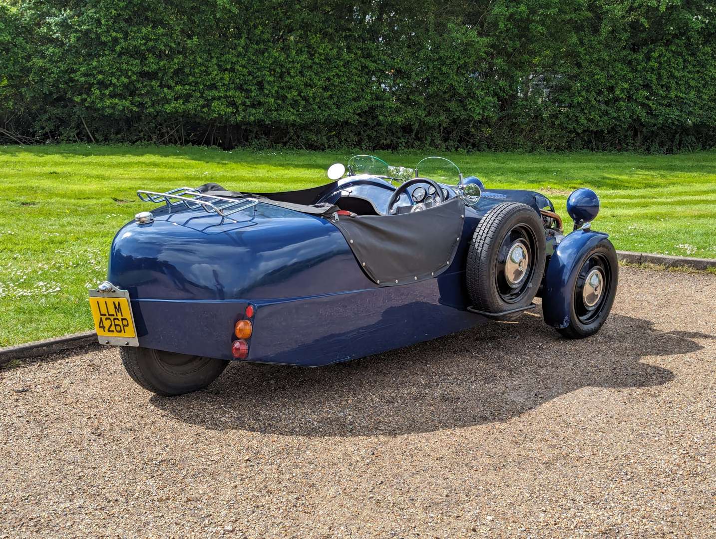 <p>1975 LOMAX 3 WHEELER&nbsp;</p>