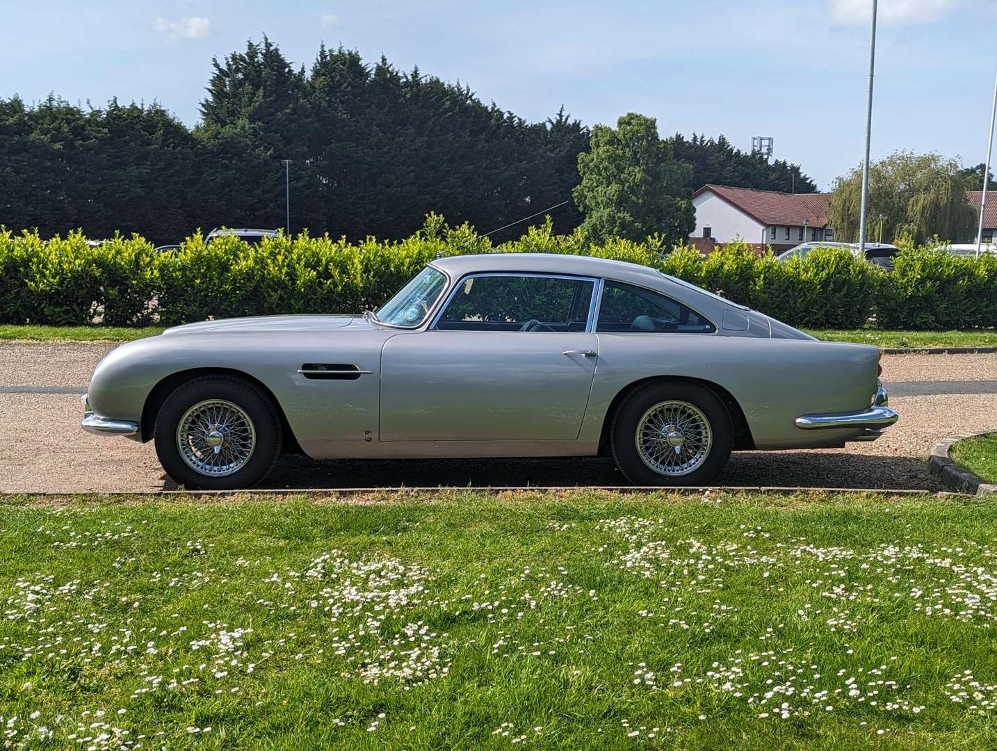 <p>1964 ASTON MARTIN DB5</p>