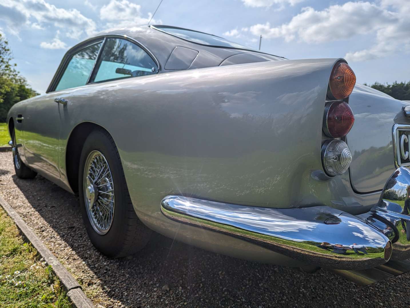 <p>1964 ASTON MARTIN DB5</p>