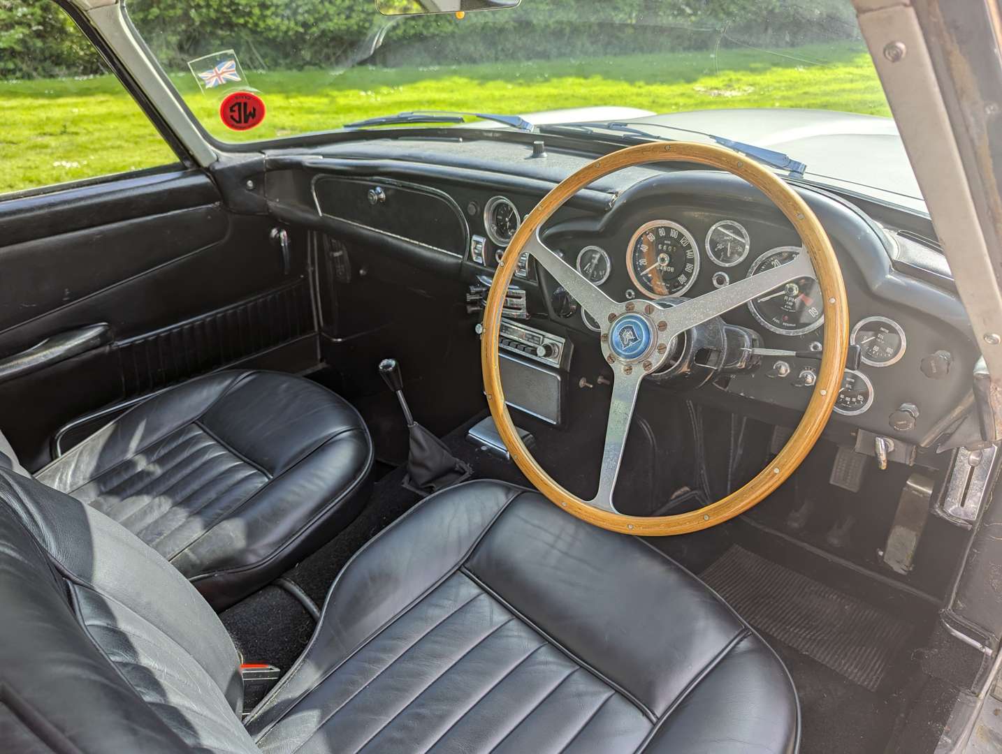 <p>1964 ASTON MARTIN DB5</p>